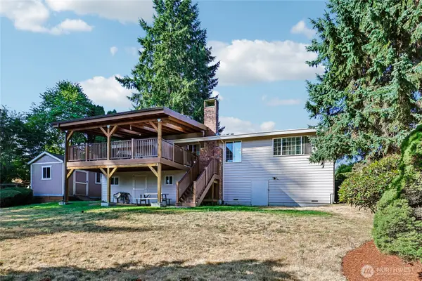 8621 Vistarama Avenue, Everett, WA 98208