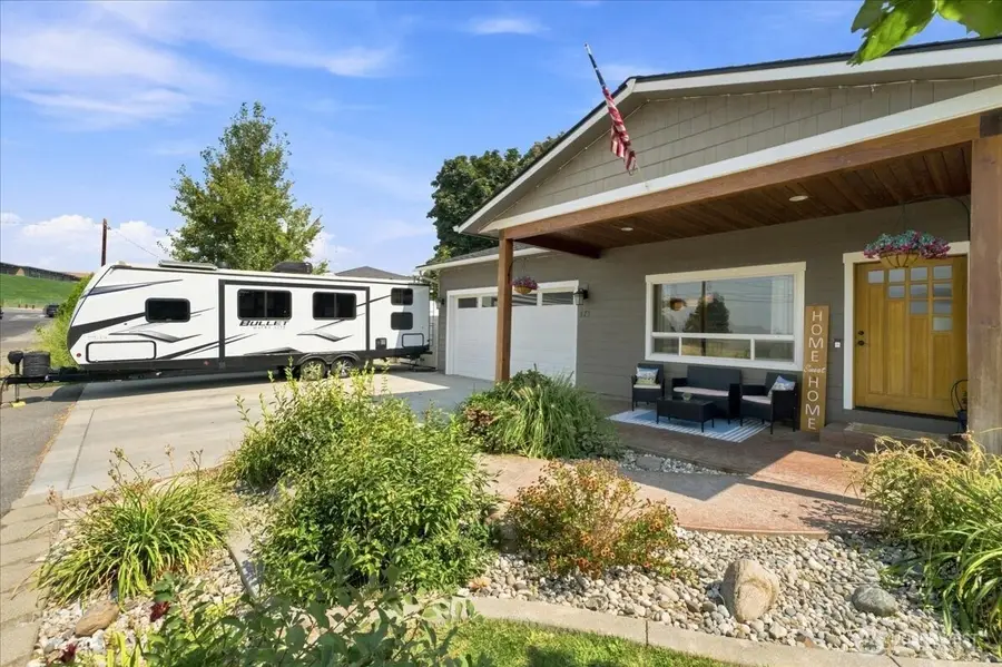 471 N Iowa Avenue, East Wenatchee, WA 98802 - #3