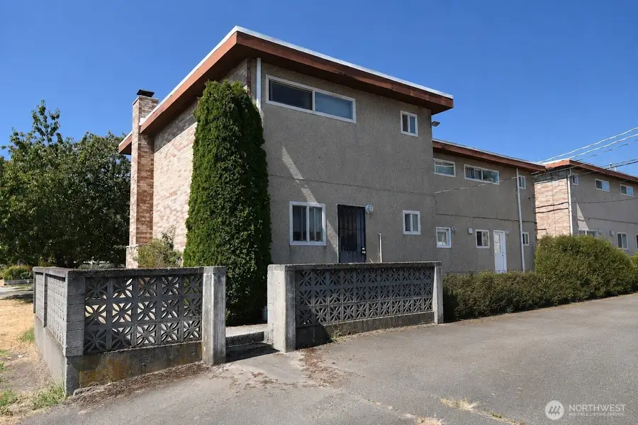 9200 Ashworth Avenue N, Seattle, WA 98103 - #2