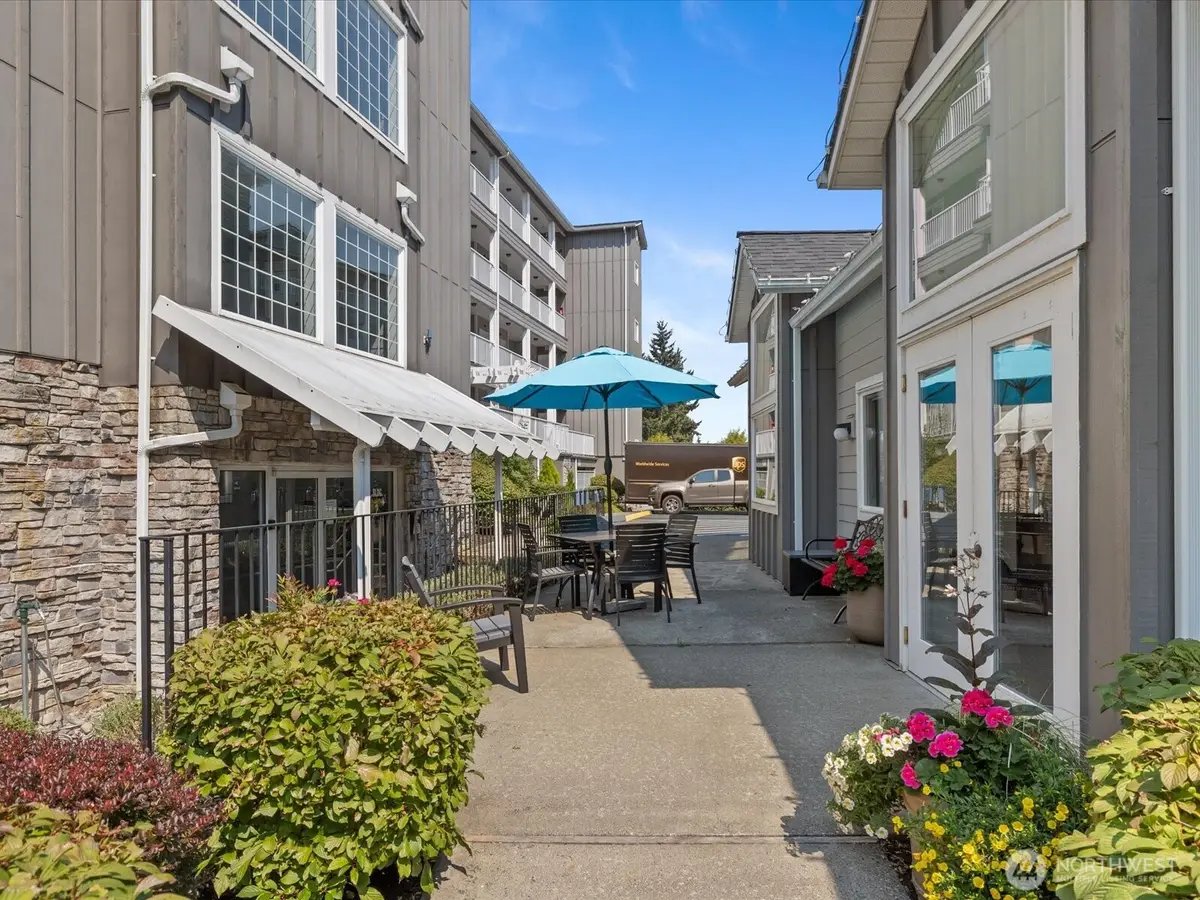 1318 37th Street #1202, Everett, WA 98201 - #1