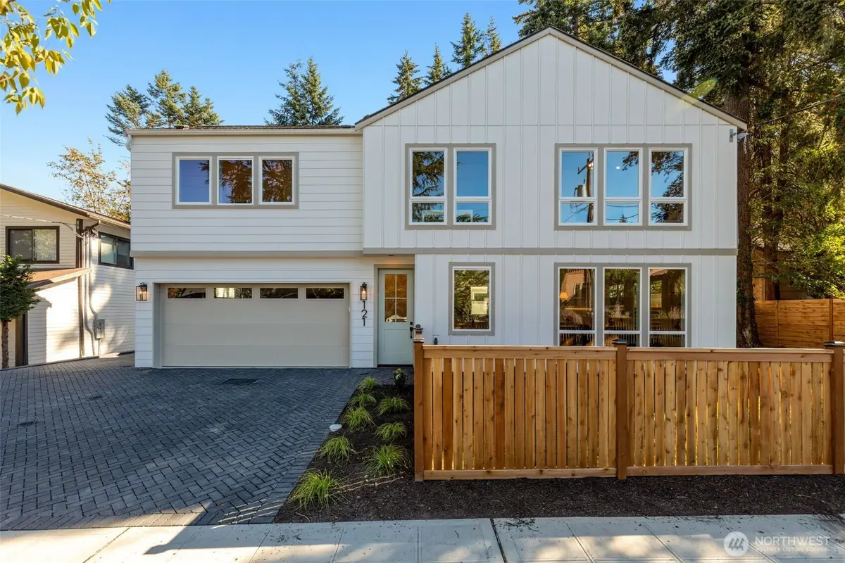 121 N 136th Street, Seattle, WA 98133 - #1