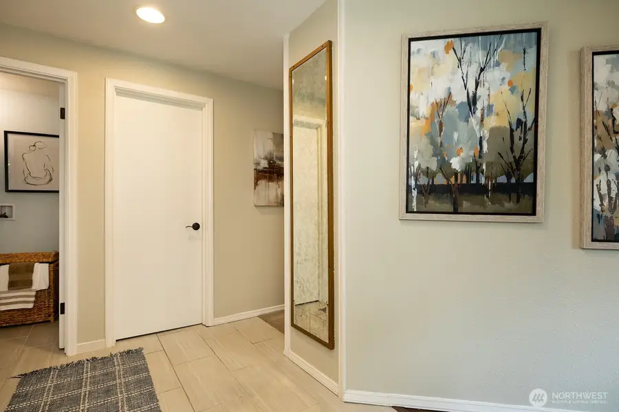 823 N 161st Place #302, Seattle, WA 98133 - #3