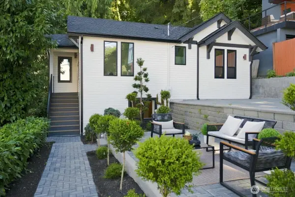 4011 SW Maryland Place, Seattle, WA 98116