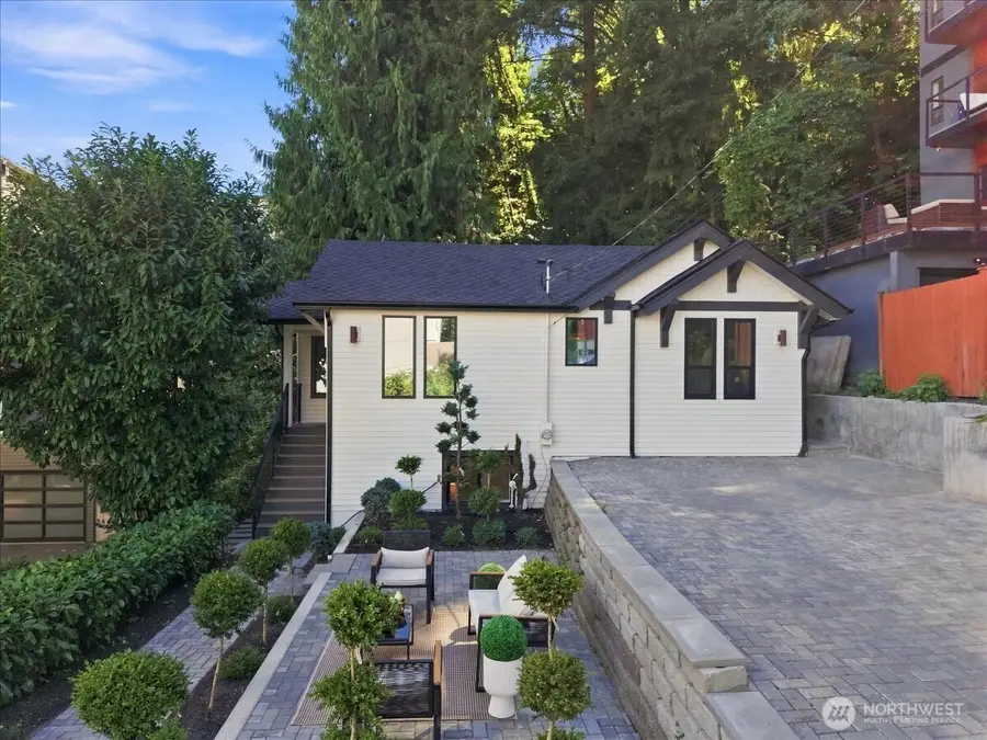 4011 SW Maryland Place, Seattle, WA 98116 - #2