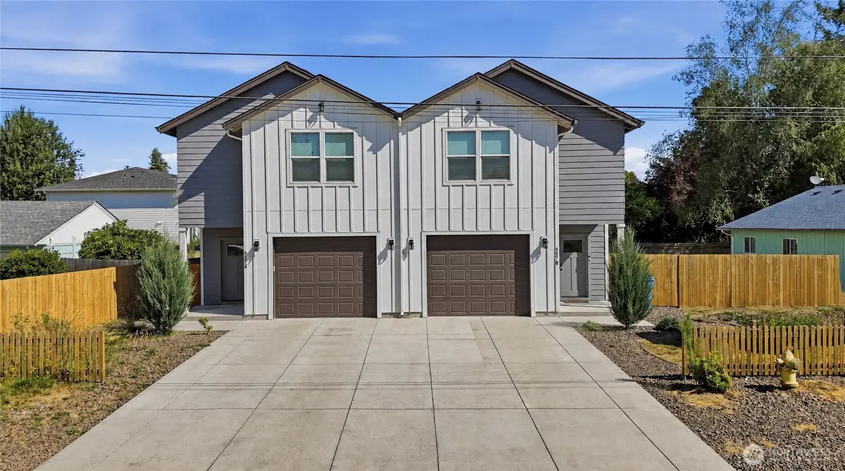 957 Willow St, Kelso, WA 98626 - #1