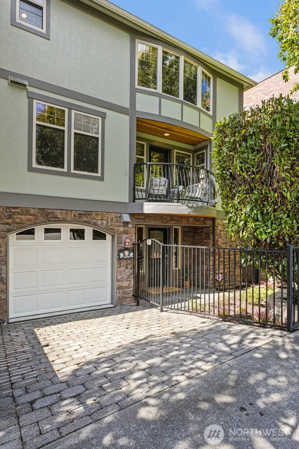4423 Phinney Avenue N #F, Seattle, WA 98103 - #1