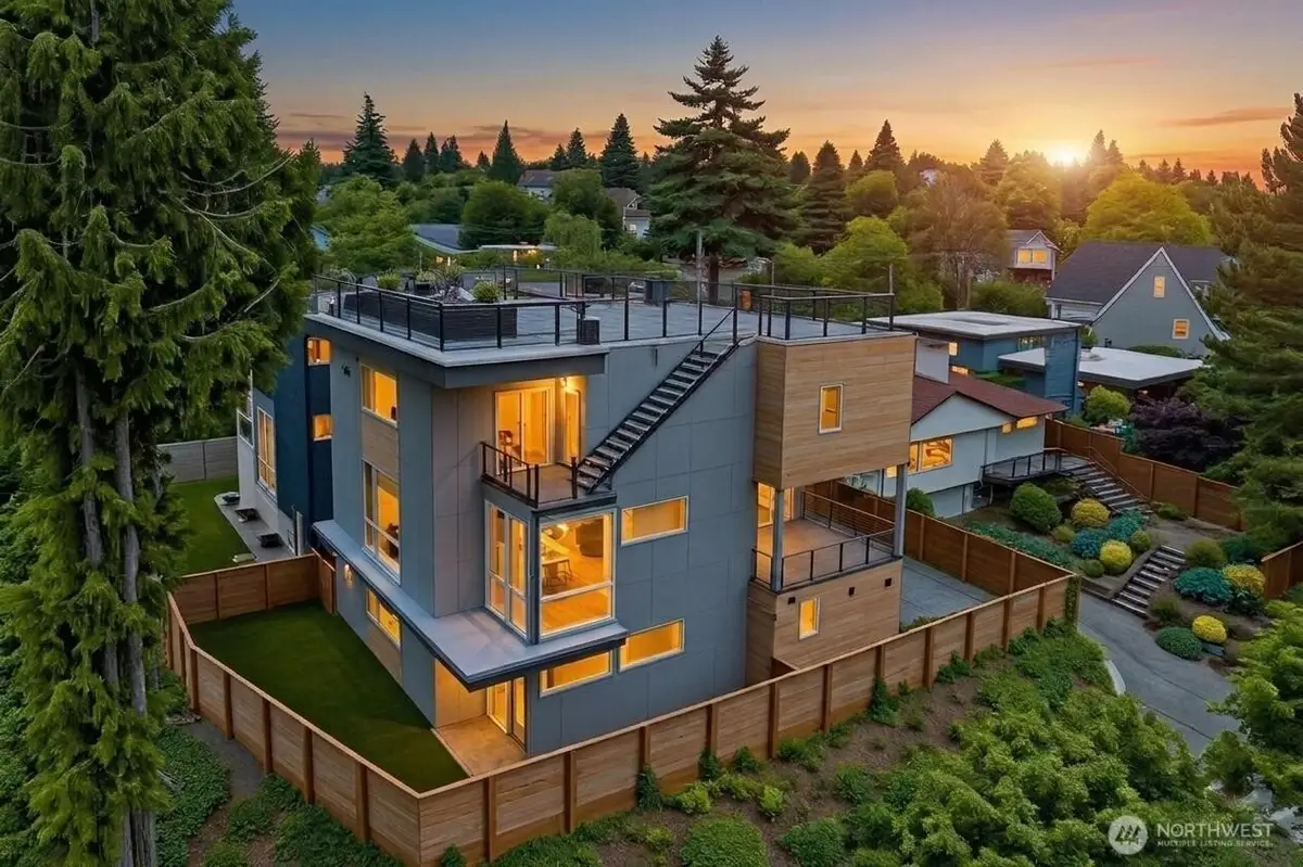 3319 W Elmore Street, Seattle, WA 98199 - #1