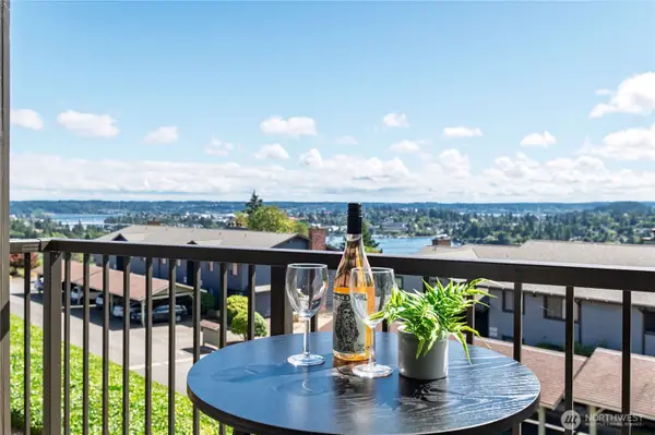 3350 Narrows View Lane Ne #203, Bremerton, WA 98310