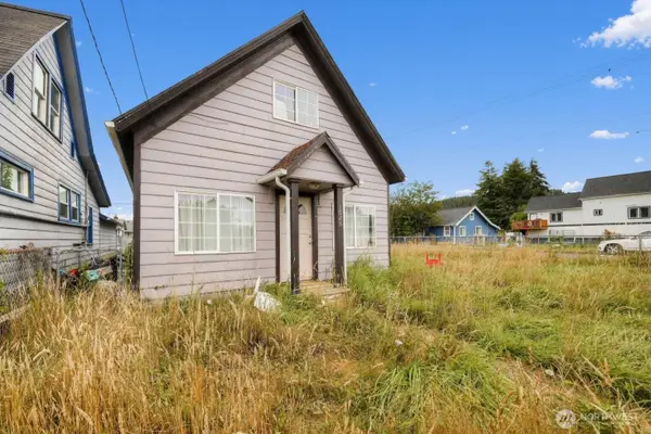 1025 Arnold Avenue, Hoquiam, WA 98550