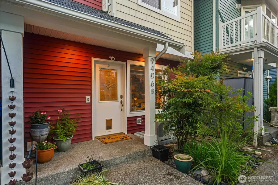 9406 Linden Avenue N #B, Seattle, WA 98103 - #3