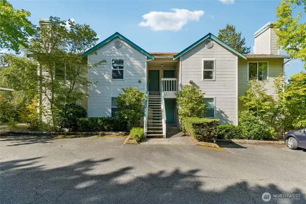 6835 NE 153rd Place #A202, Kenmore, WA 98028