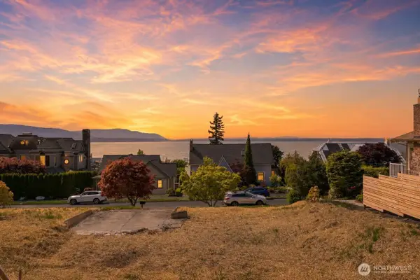 1027 15th Street, Bellingham, WA 98225