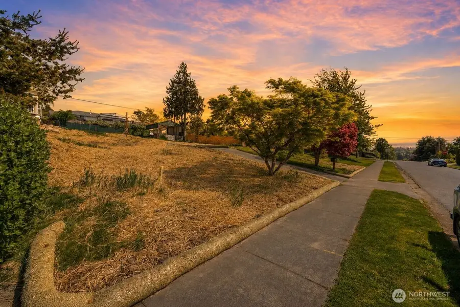 1027 15th Street, Bellingham, WA 98225 - #2