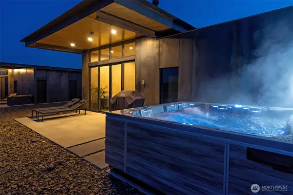 23592 Gorge View Loop Nw, Quincy, WA 98848