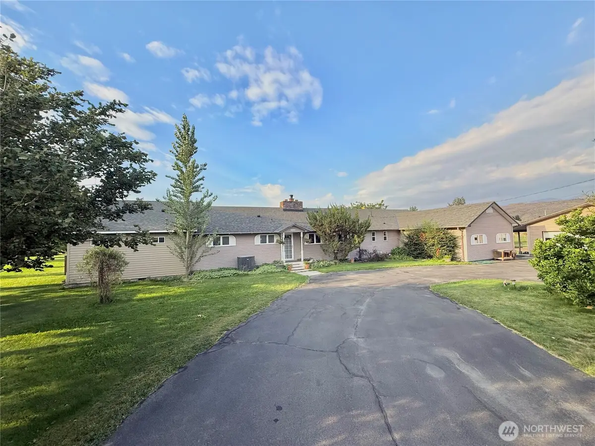 28 Dixon Road, Omak, WA 98841 - #1