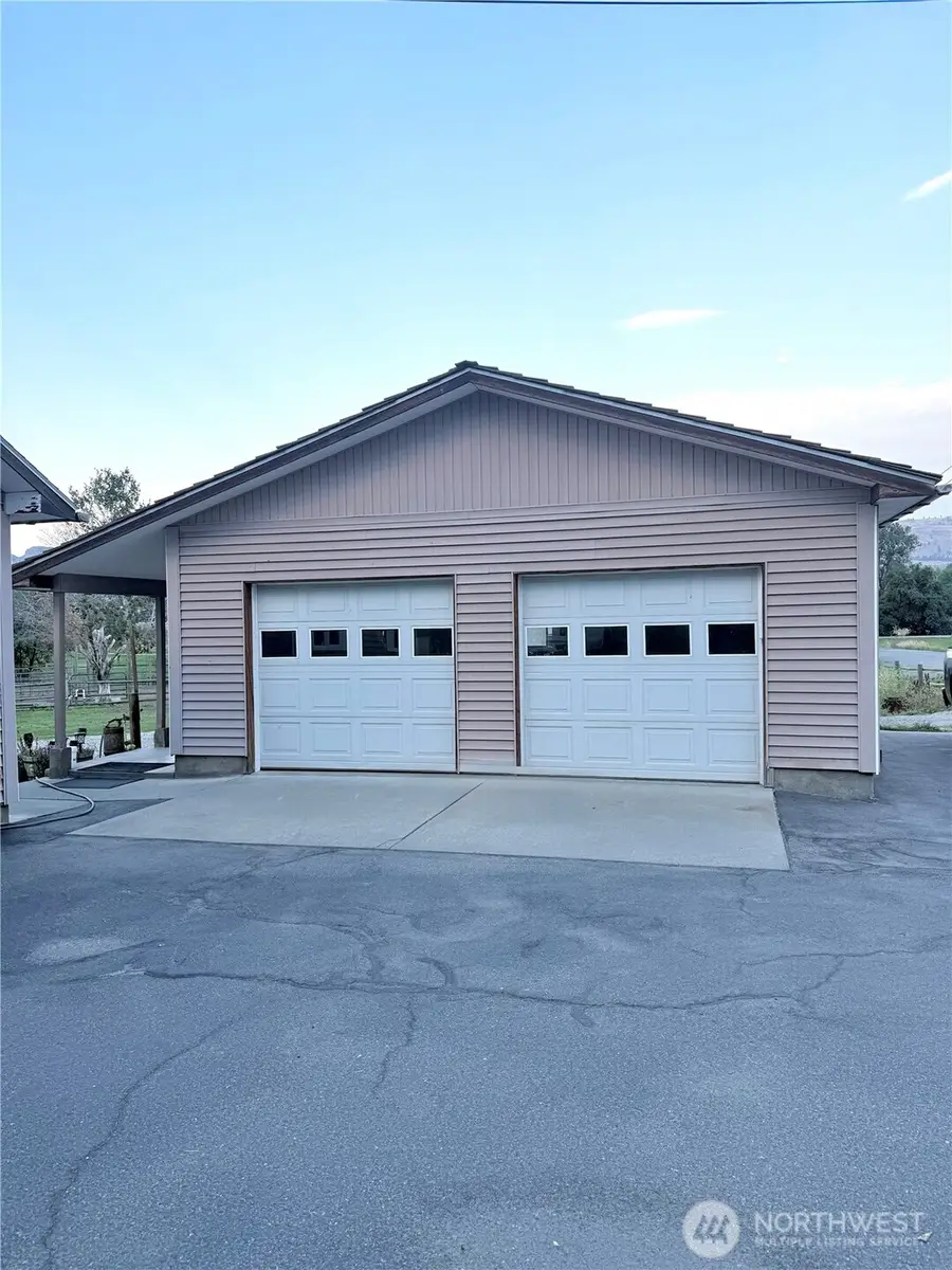 28 Dixon Road, Omak, WA 98841 - #3