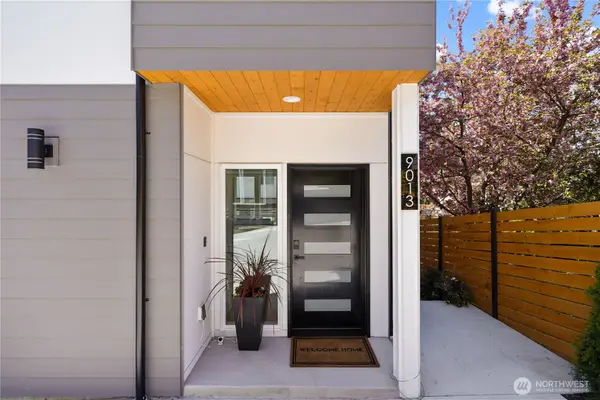 9013 14th Avenue Sw, Seattle, WA 98106