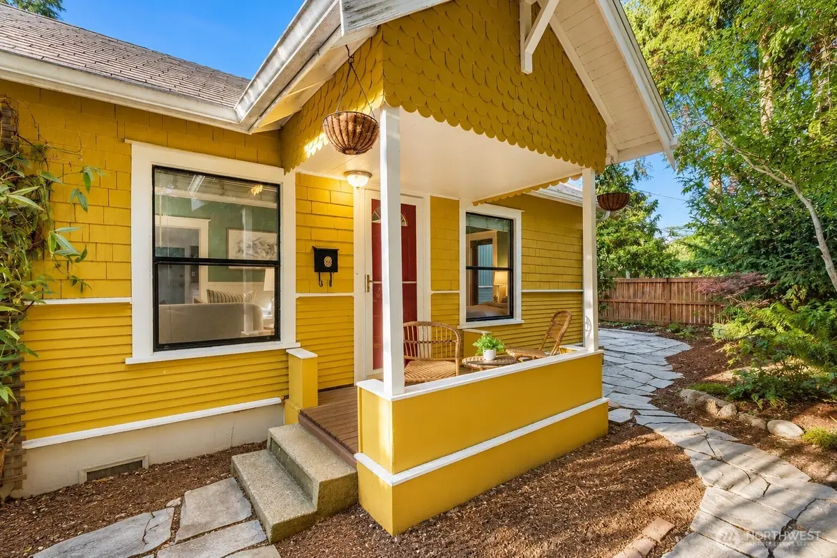 8106 8th Avenue Nw, Seattle, WA 98117 - #1