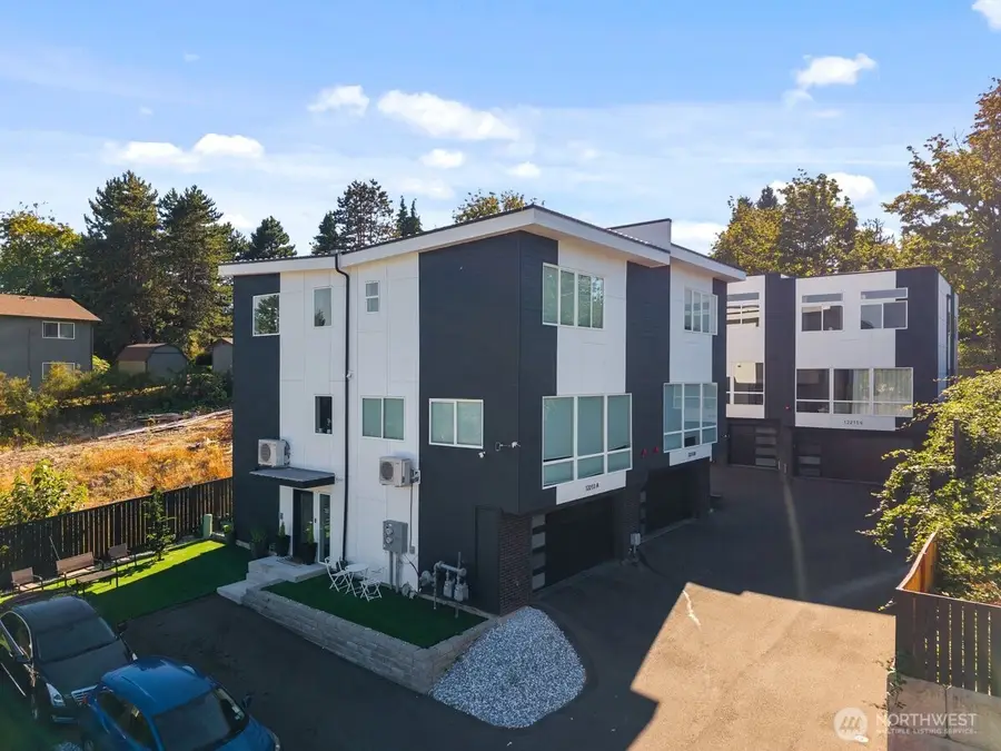 12215 Des Moines Memorial Drive S #B, Seattle, WA 98168 - #3