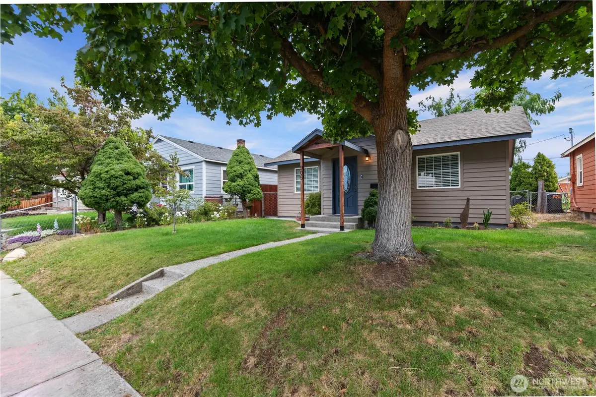 905 Kittitas St, Wenatchee, WA 98801 - #1