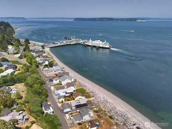 6598 Columbia Beach Dr., Clinton, WA 98236