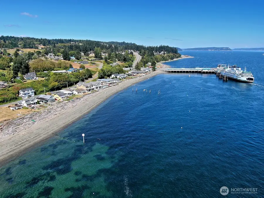 6598 Columbia Beach Dr., Clinton, WA 98236 - #3