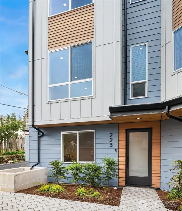 215 NE 75th Street, Seattle, WA 98115
