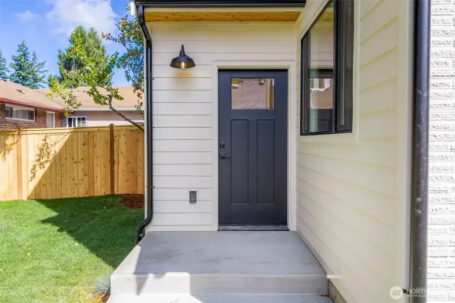 212 N 115th Street, Seattle, WA 98133 - #3