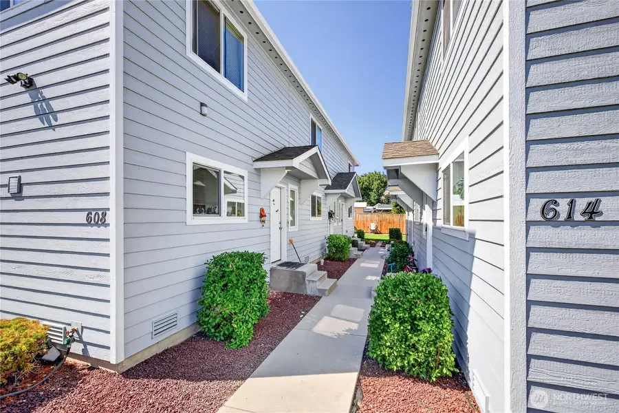 614 Sunset Avenue #1, Wenatchee, WA 98801 - #3