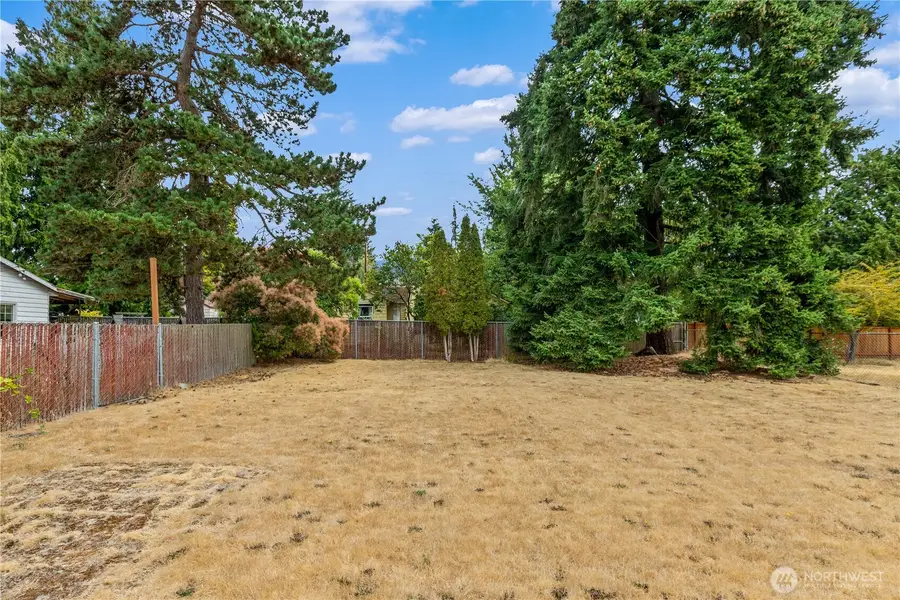 11032 Dayton Avenue N, Seattle, WA 98133 - #3