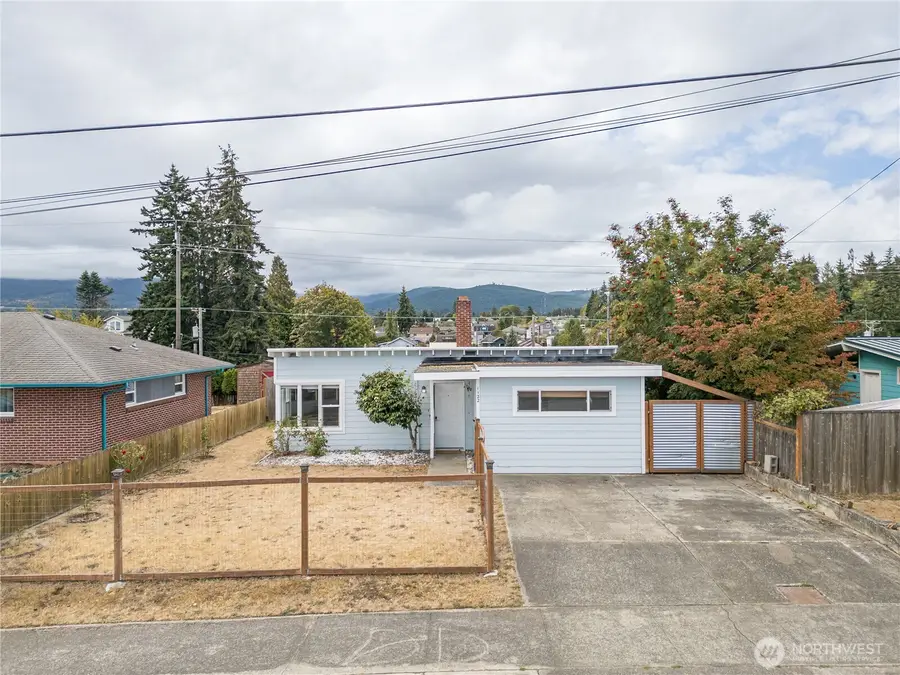 1122 W 5th Street, Port Angeles, WA 98363 - #2