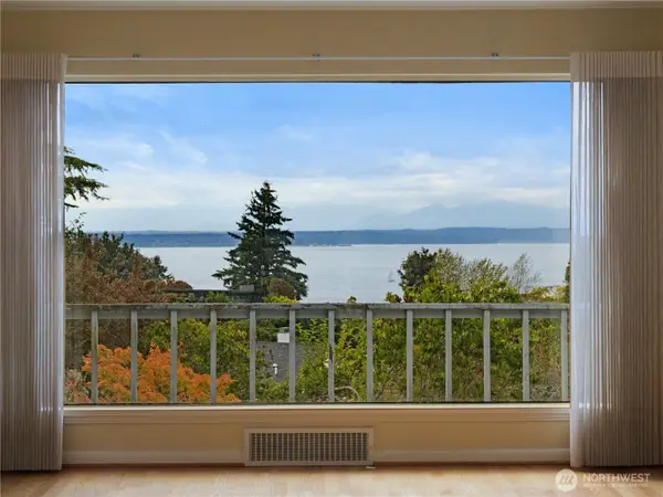 10561 15th Avenue Nw, Seattle, WA 98177