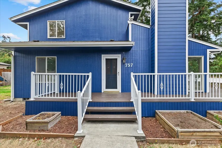 757 Commodore Ln, Camano Island, WA 98282 - #2