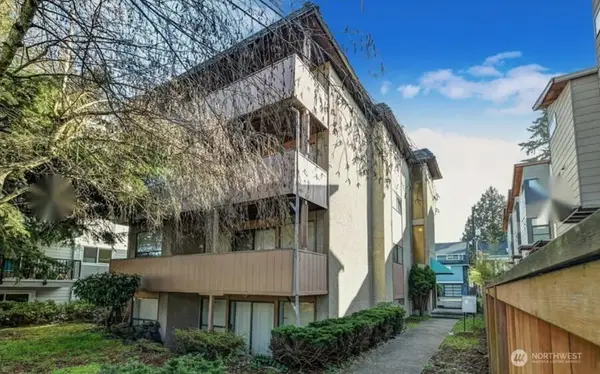 5916 California Avenue Sw, Seattle, WA 98136