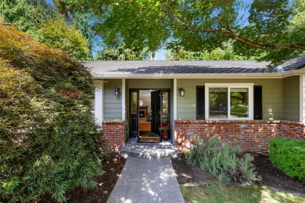 24124 NE 6th Place, Sammamish, WA 98074