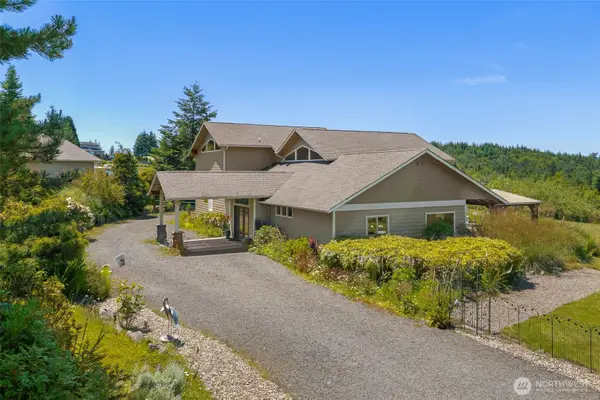 180 E Happy Hollow Lane, Belfair, WA 98528