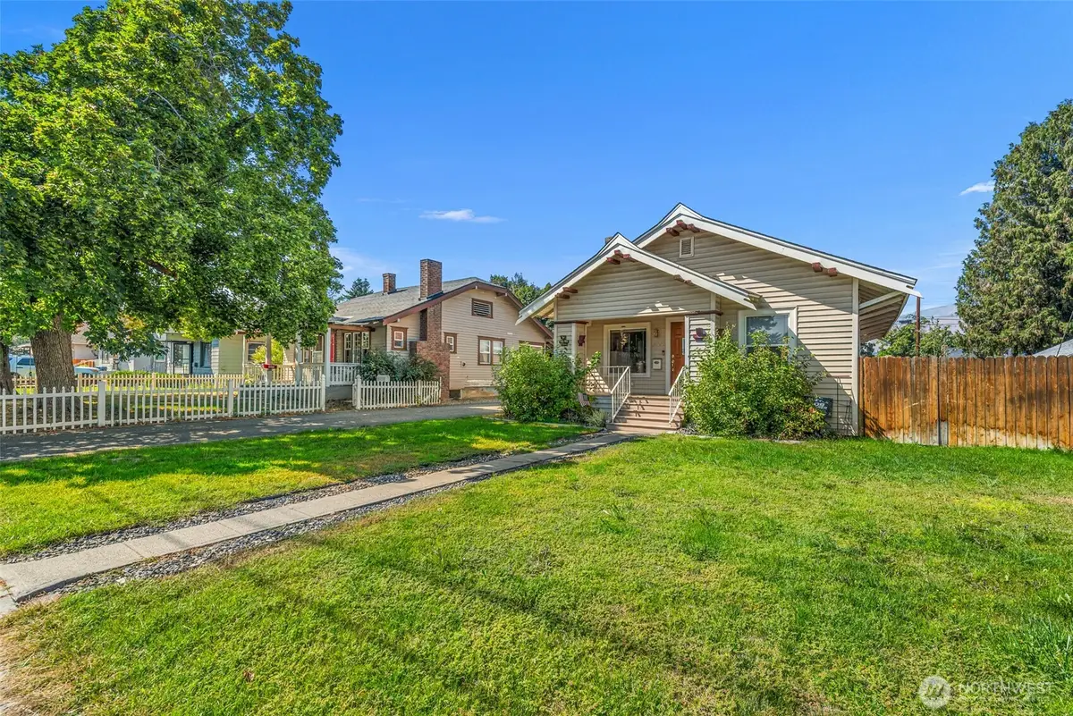 900 Okanogan Avenue, Wenatchee, WA 98801 - #1