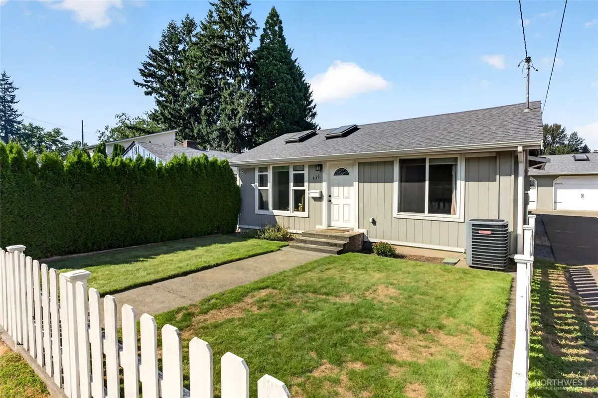 435 Harrison Street, Sumner, WA 98390 - #1