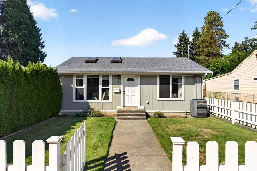435 Harrison Street, Sumner, WA 98390 - #2