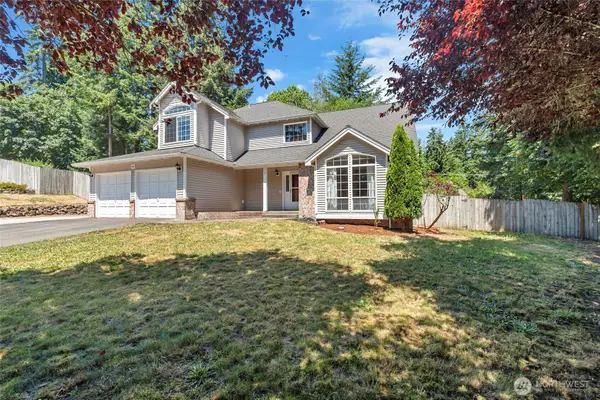 2052 NE Marina Vista Court, Poulsbo, WA 98370