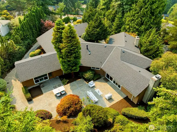 8626 NE 26th Place, Clyde Hill, WA 98004