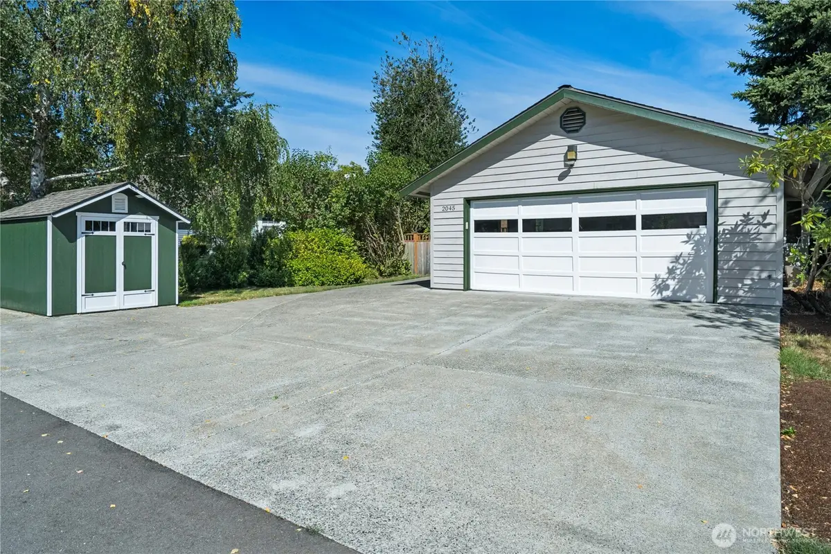 2045 173rd Avenue Ne, Redmond, WA 98052 - #1