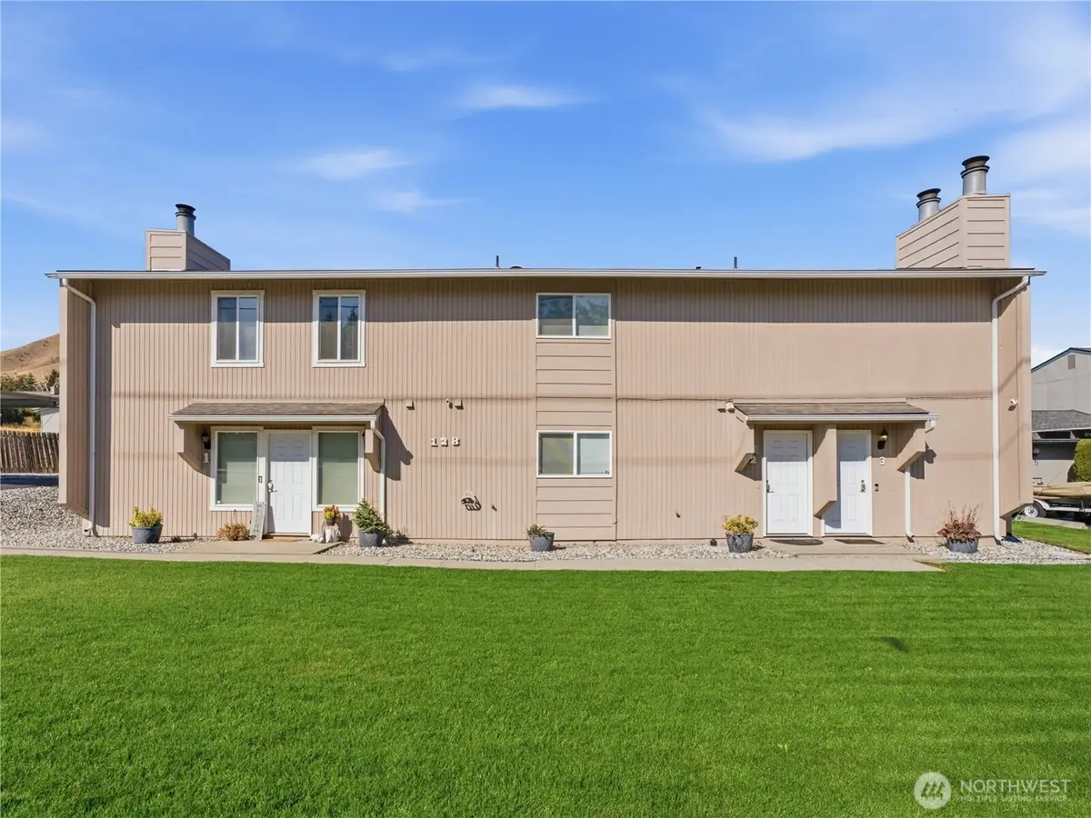 128 S Western Avenue #1, Wenatchee, WA 98801 - #1