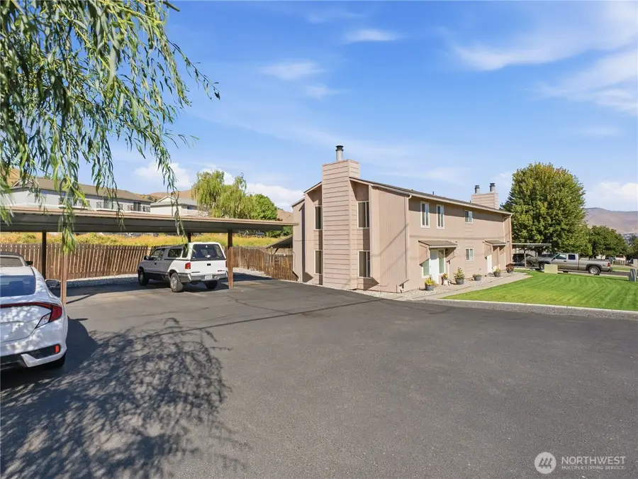 128 S Western Avenue #1, Wenatchee, WA 98801 - #2