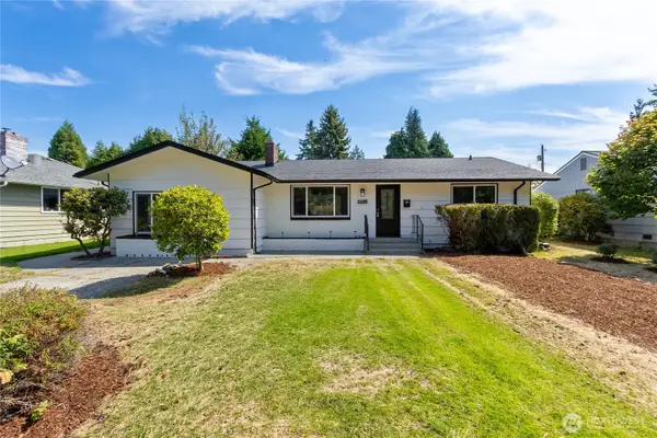 2125 N Highland Street, Tacoma, WA 98406