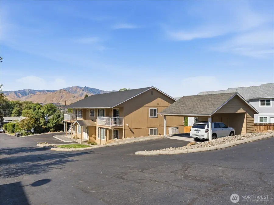1011 N Baker Avenue #D, East Wenatchee, WA 98802 - #2