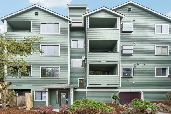 8816 Nesbit Avenue N #203, Seattle, WA 98103