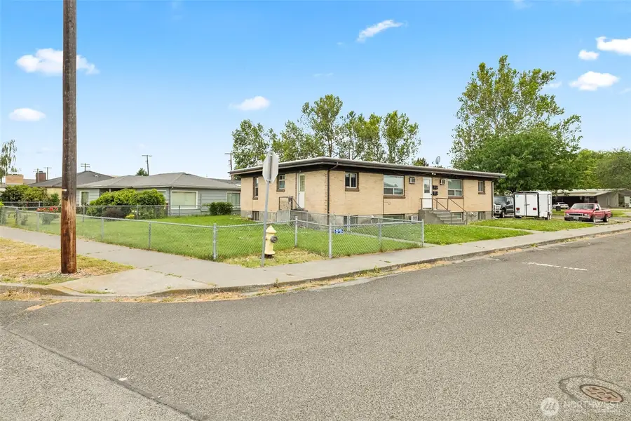 1304 W Hopkins Street, Pasco, WA 99301 - #3