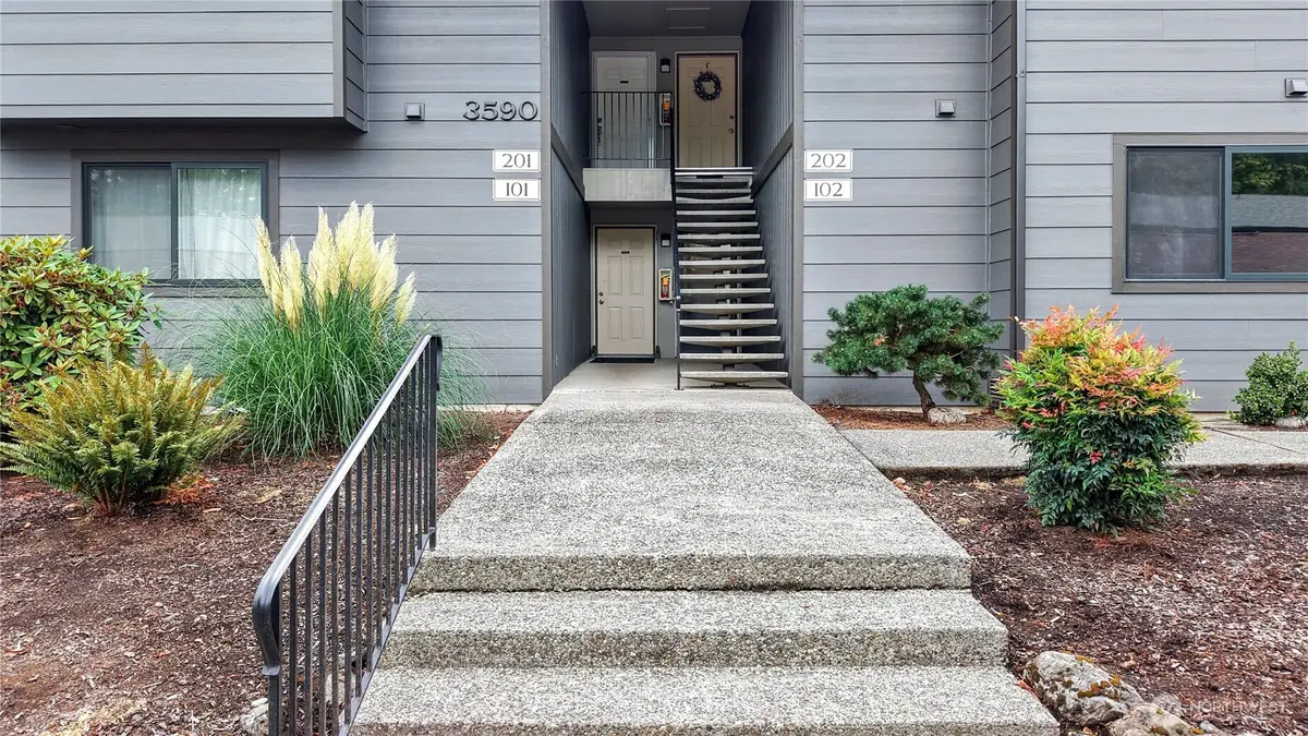 3590 Narrows View Lane Ne #102, Bremerton, WA 98310 - #1