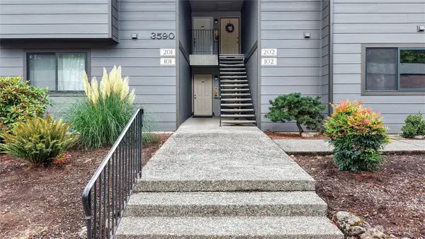 3590 Narrows View Lane Ne #102, Bremerton, WA 98310